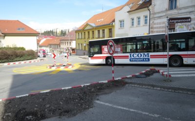 Nová miniokružní křižovatka v Třebíči nesplňuje předpisy