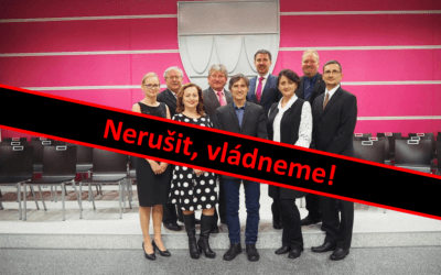 Nerušit, vládneme. Informace dostávají jen vyvolení